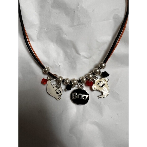 CNI Halloween Black Gold White Yellow Ghosts‎ Boo Metal Charm Cord Necklace - Picture 1 of 4